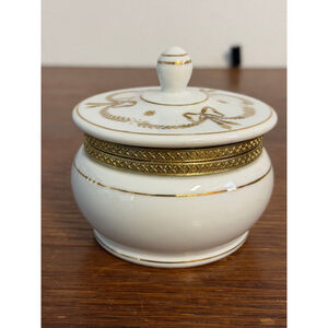 Meissen Porcelain Hinged Trinket Box 5366 Gold Trim Crossed Swords Germany